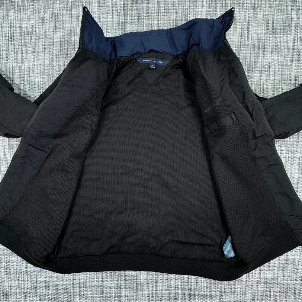 Tommy Hilfiger Men's Windbreaker Jacket Medium Black Hooded Mesh Lined Logo